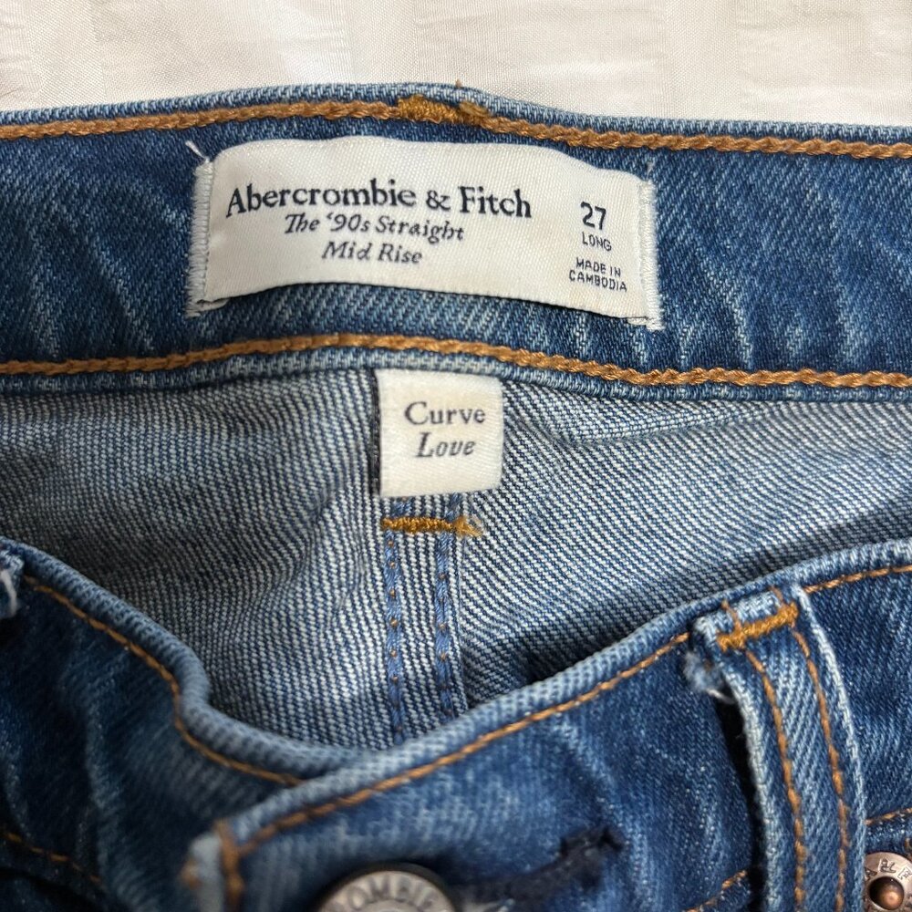 Abercrombie & Fitch Curve Love Mid Rise 90s Straight Jean